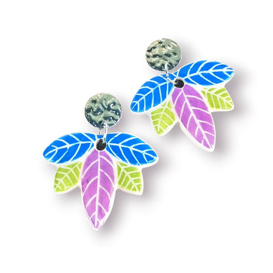 Pendientes artesanales de cerámica inspirados en hojas tropicales